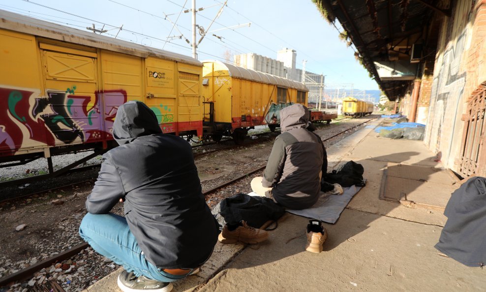 Migranti na željezničkom kolodvoru u Rijeci