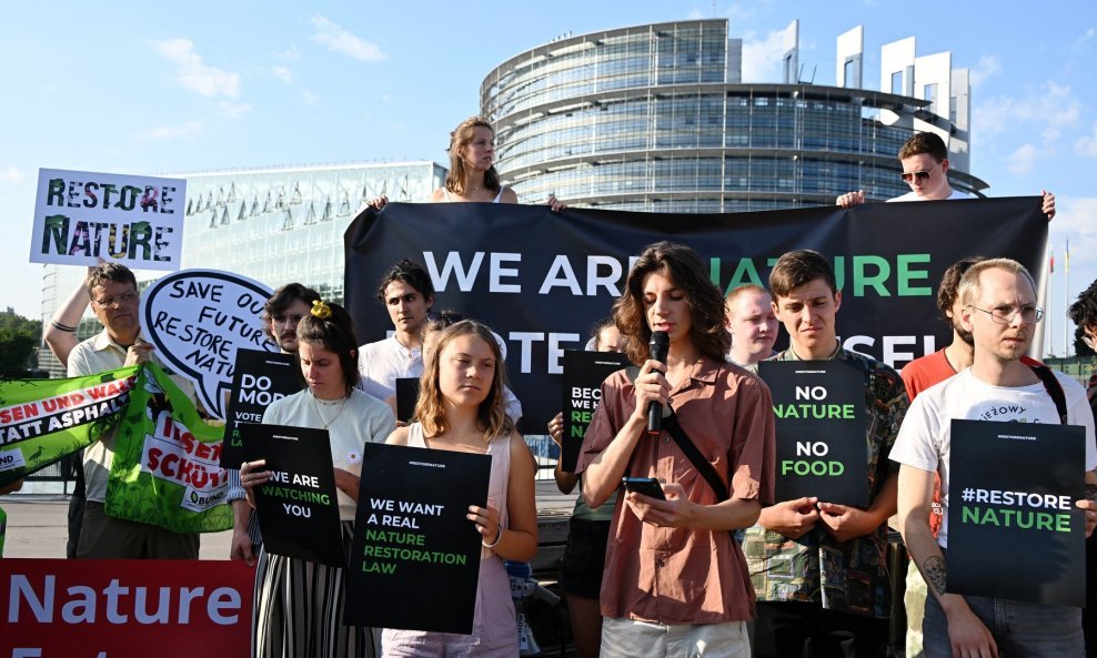 Greta Thunberg ispred EU parlamenta u Strasbourgu
