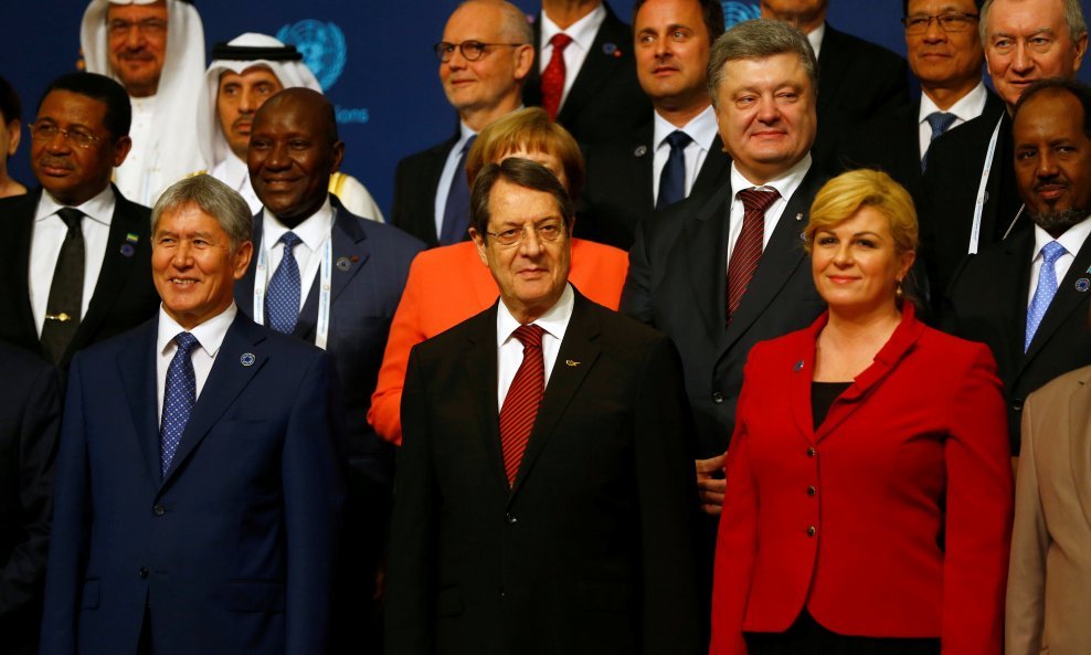 Predsjednica Grabar Kitarović sa svjetskim vođama u Istanbulu