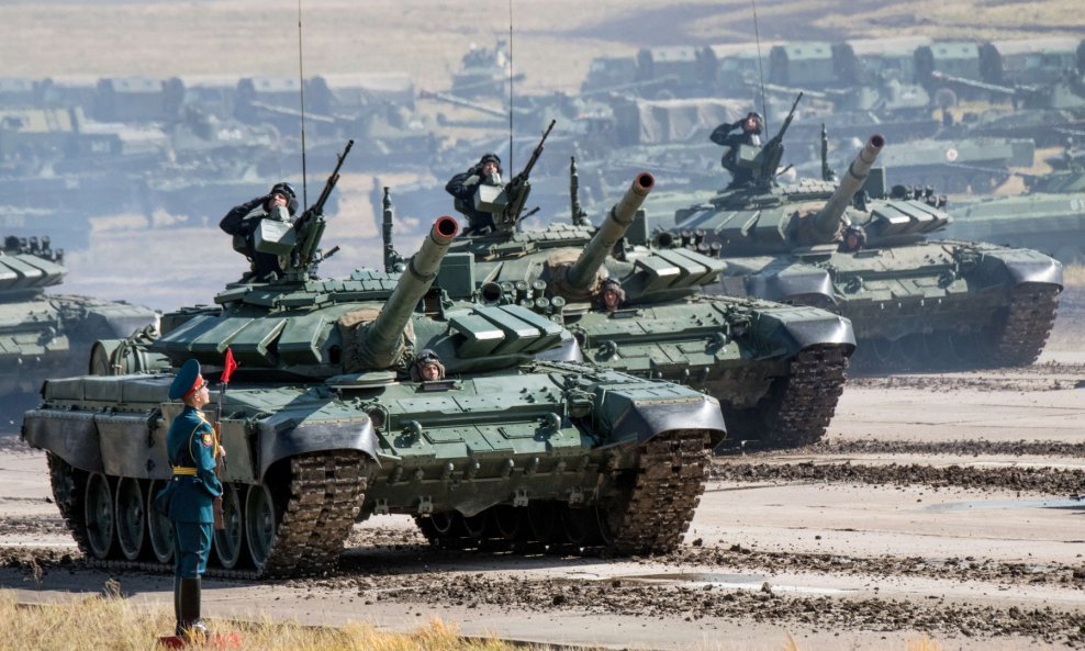 Ruski tenkovi na vježbi