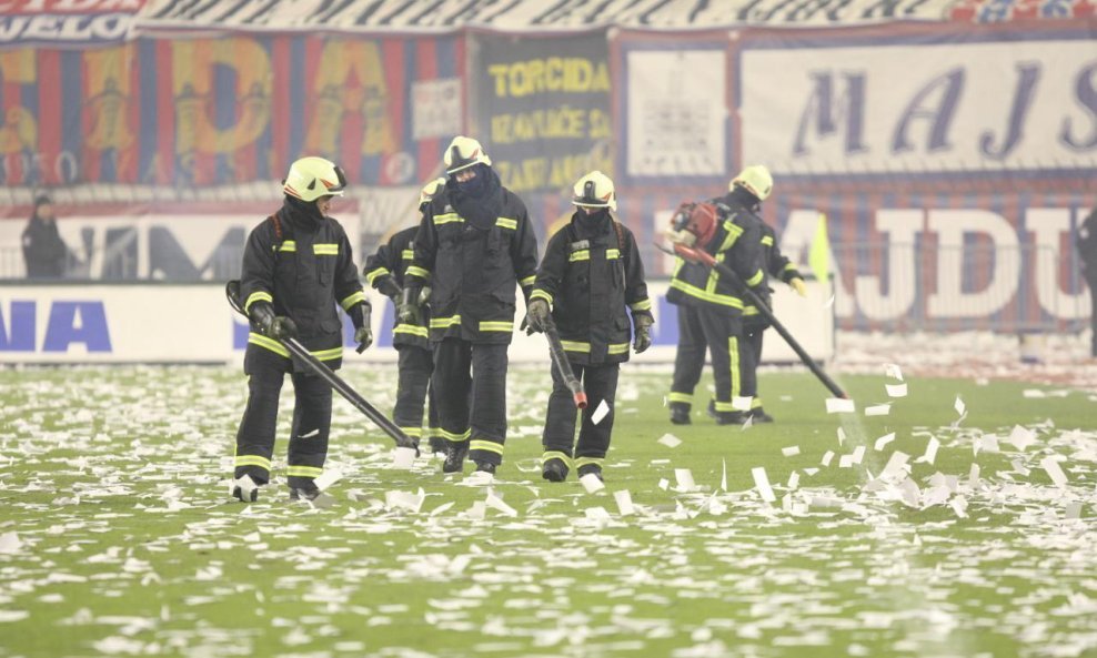 Derbi Hajduk-Dinamo iz 2009. godine