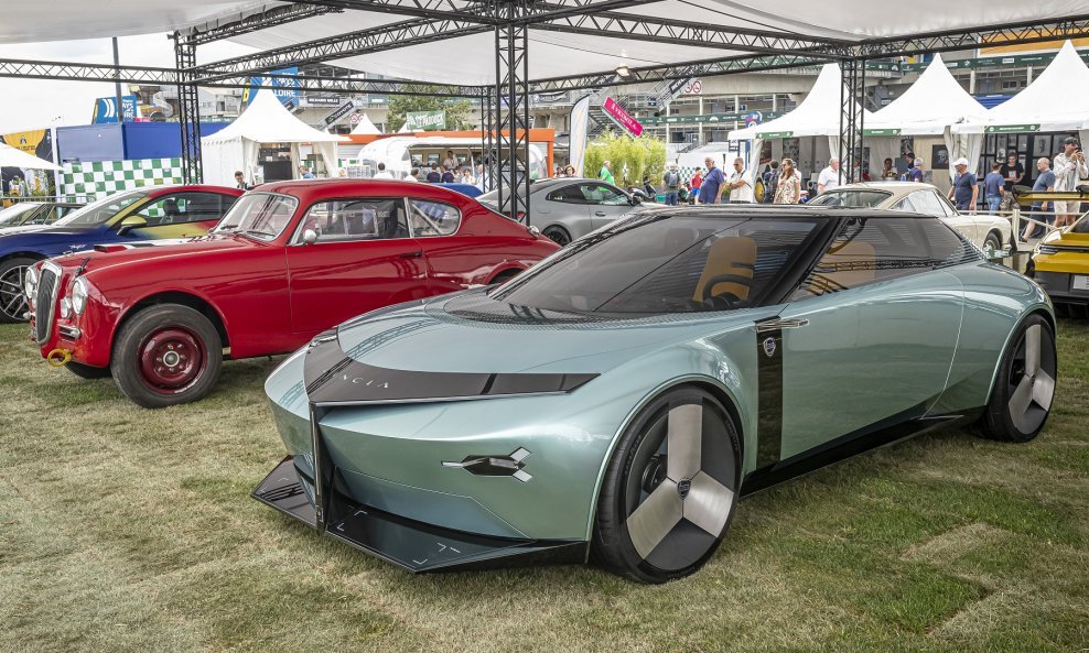 Lancia pokazala javnosti Pu+Ra HPE uz bok Lancije Aurelie B20S iz 1956.