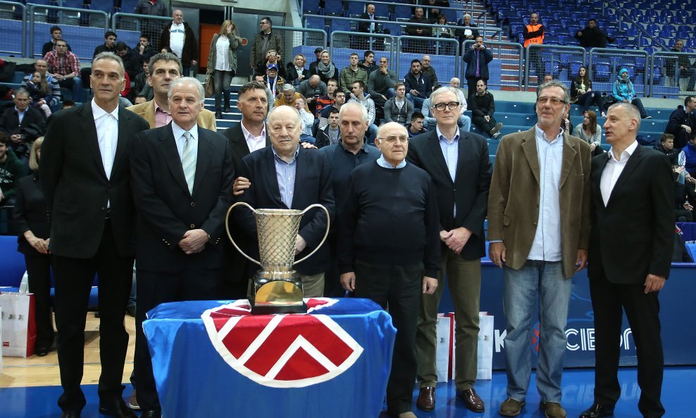 Zagreb, 7. travnja 2015. godine -  30 godina od Ciboninog osvajanja prvog Kupa prvaka Europe: Andro Knego, Franjo Arapović, Željko Pavličević, Sven Ušić, Mirko Novosel, Adnan Bečić, Ivan Fattorini, Mihovil Nakić, Zoran Čutura, Aleksandar Petrović