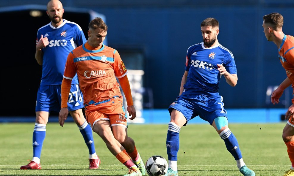 Tonio Teklić (u narančastom dresu) vs. Luka Ivanušec