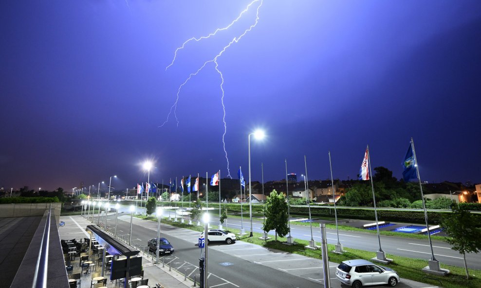 Grmljavinsko nevrijeme u Zagrebu