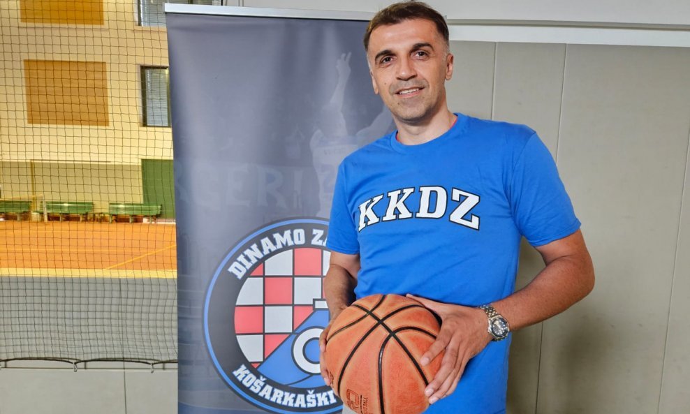 Izbornik hrvatske košarkaške reprezentacije Josip Sesar iz Cibone je prešao u Dinamo