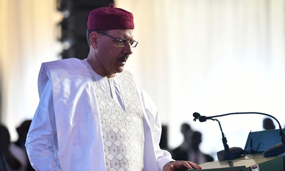 Svrgnuti nigerski predsjednik Mohamed Bazum