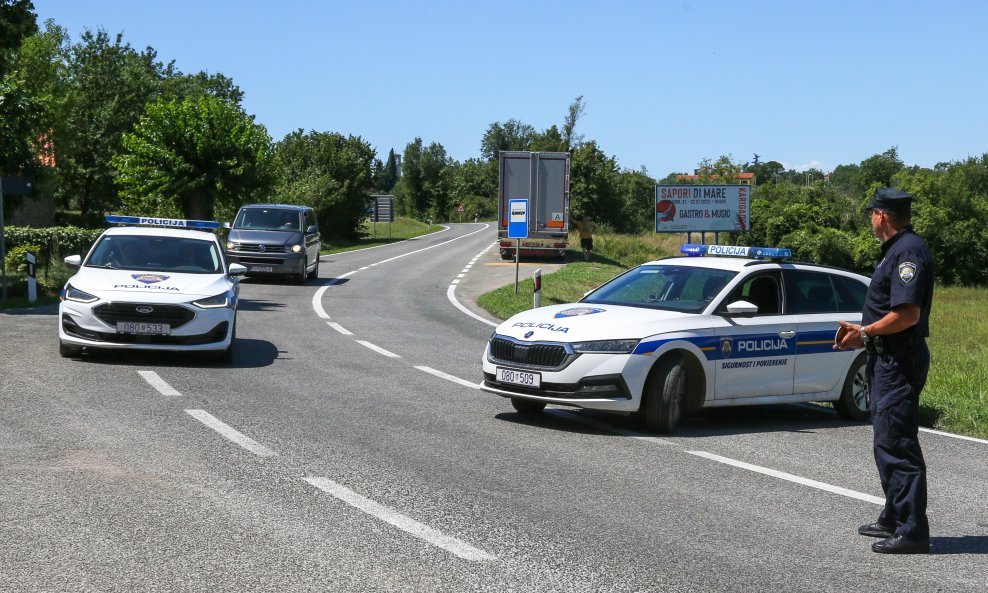 Blokada ceste Materada - Umag zbog otmice