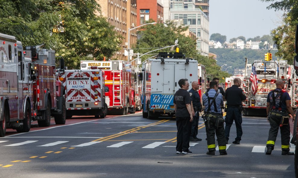 Srušila se građevinska dizalica u New Yorku