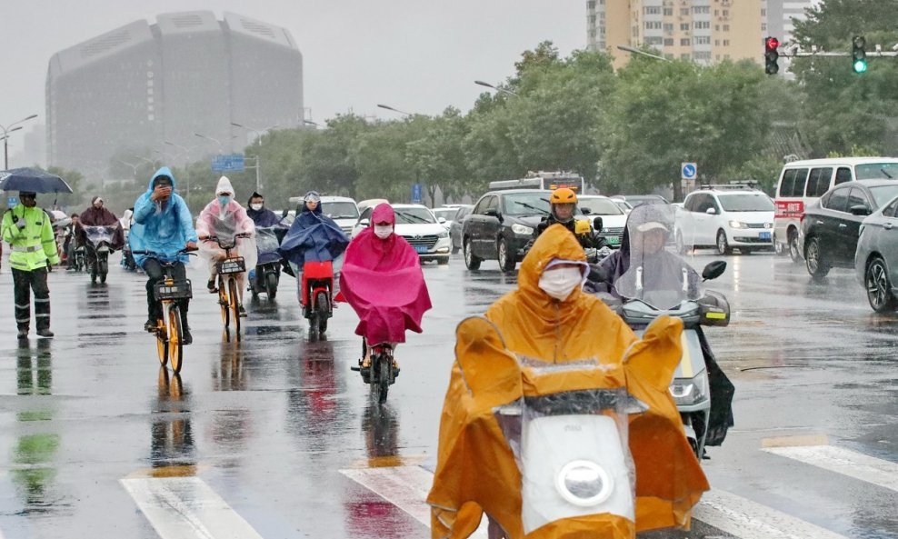 Jaka kiša prije dolaska tajfuna u Peking