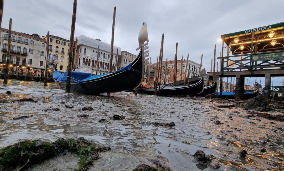 Kanali u Veneciji pesušili su u veljači 2023.