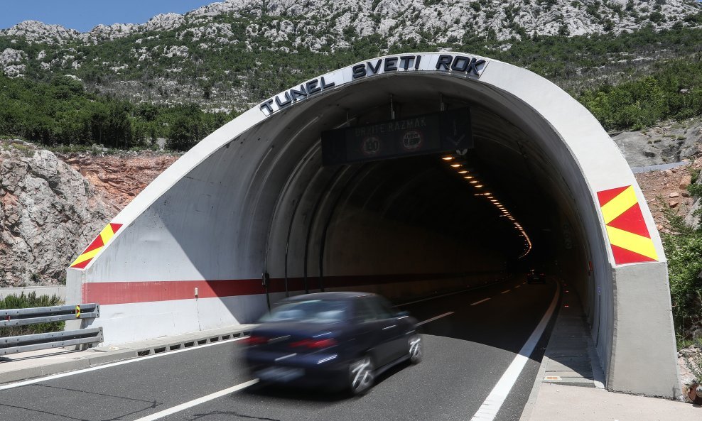 Tunel Sveti Rok