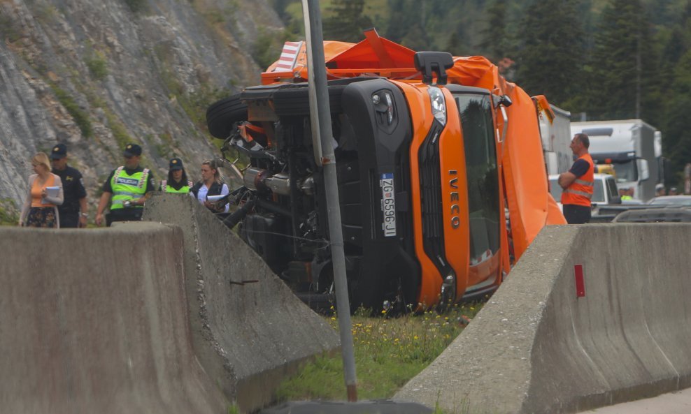 Teška prometna na autocesti A6