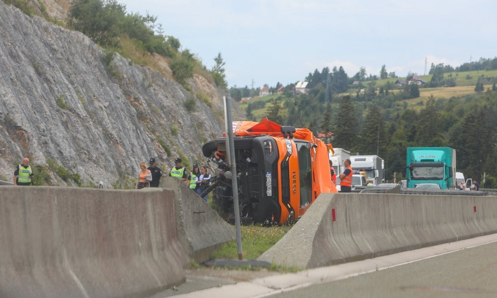 Teška prometna na autocesti A6