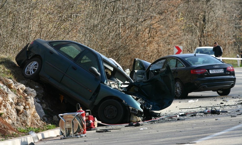 prometna nesreća vrhovine