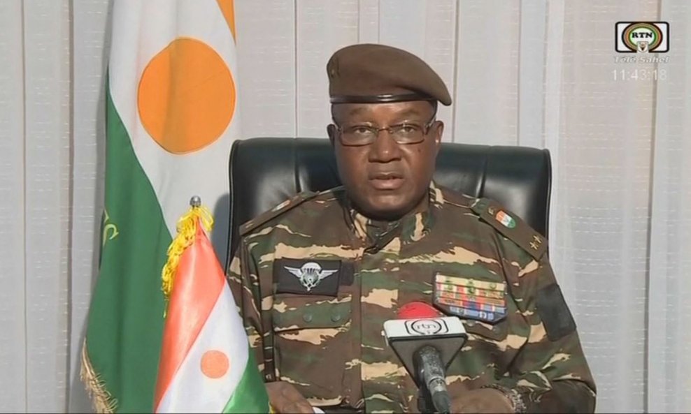 Nova nigerska vlada oformljena je po naredbi generala Abdurahmana Tianija