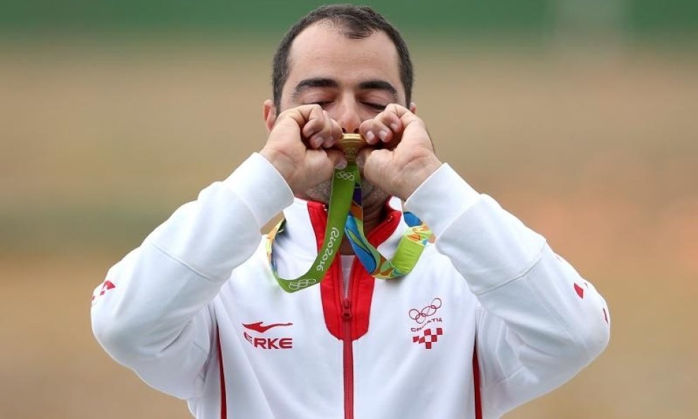 Glasnović ljubi zlatnu medalju