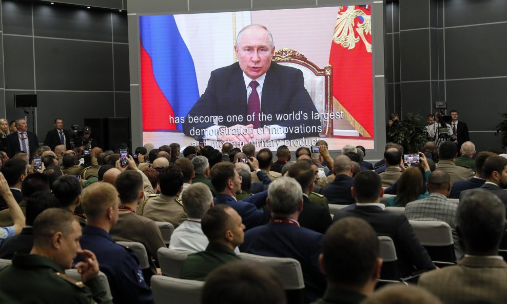 Obraćanje Vladimir Putina na Sajmu oružja