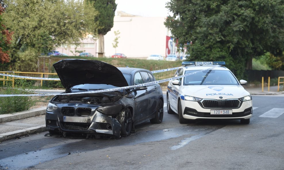 Požar na BMW-u u središtu Splita