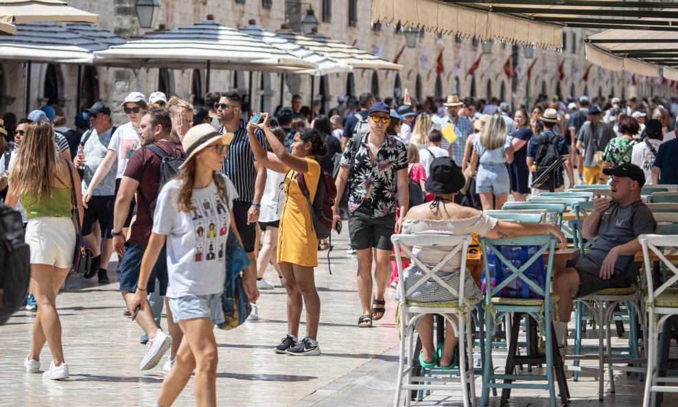 Dubrovnik je ljeti pod opsadom turista