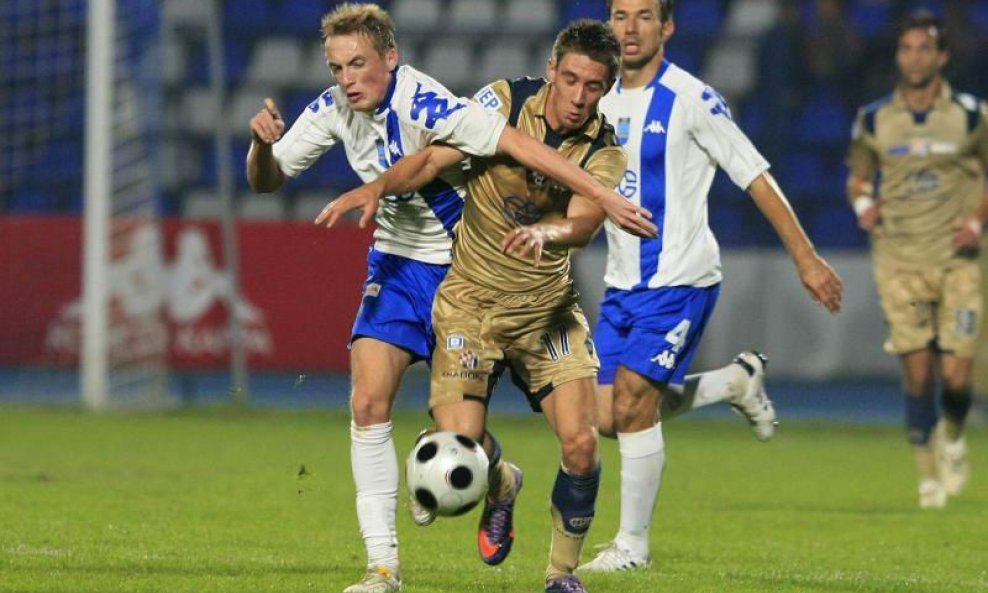 Osijek - Dinamo (sezona 2010-2011, Jakub Sylvester, Vedran Jugović)