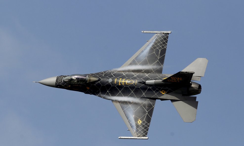 F-16, ilustracija