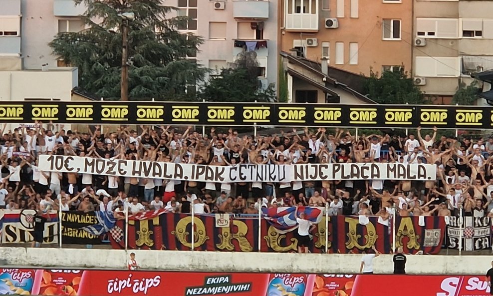 Pogrdni i sramotni transparent Torcoide u Kranjčevićevoj tijekom utakmice Rudeš - Hajduk 0:2, 20.8.2023.