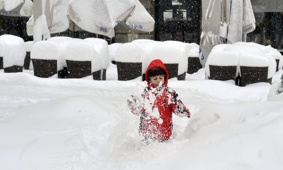 Zagreb prekriven snijegom (9)