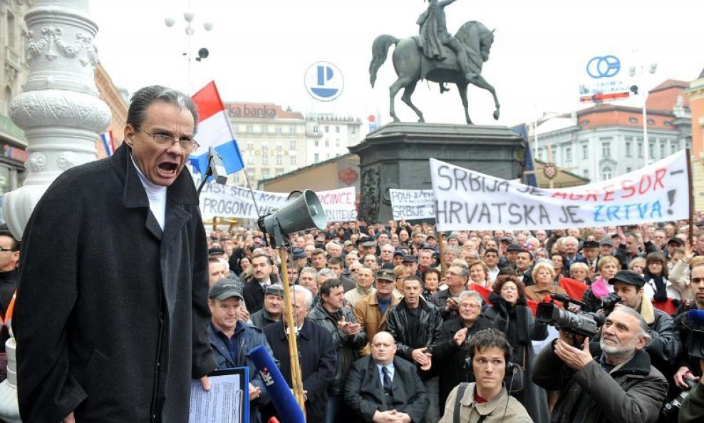 branitelji prosvjed zagreb jelačić trg