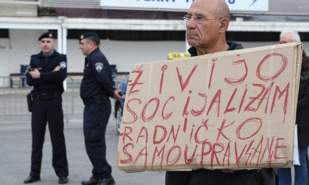 živio socijalizam i radničko samupravljanje jadrankamen