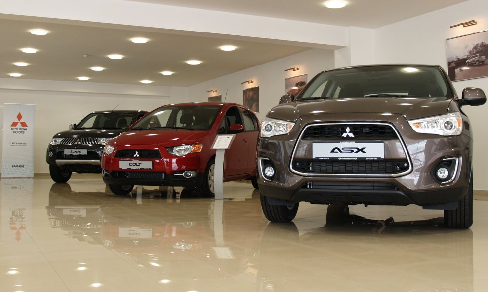 MitsubishiLMGAutokuca02