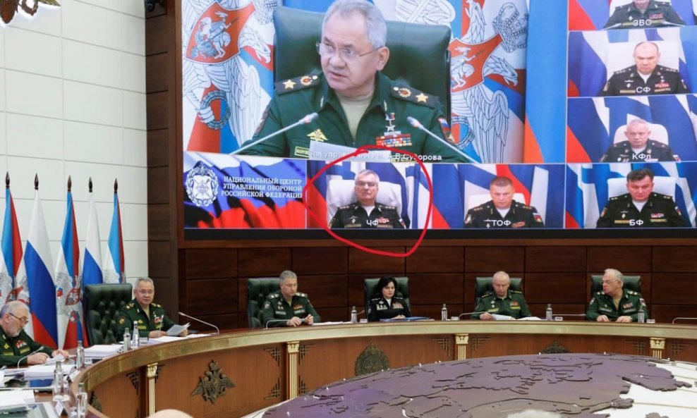 Viktor Sokolov (u sredini snimke, zaokružen) na videokonferenciji najviših ruskih zapovjednika