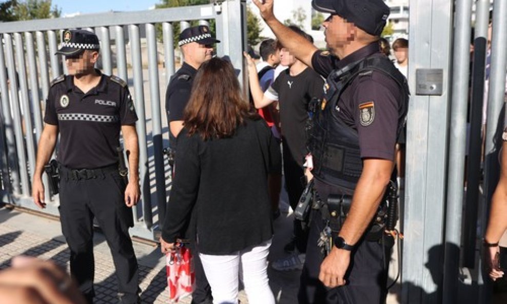 Tinejdžer nožem napao nastavnike i učenike u Španjolskoj,  Jerez de la Frontera