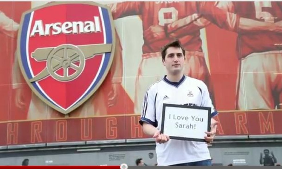 Navijač Arsenala u dresu Tottenhama