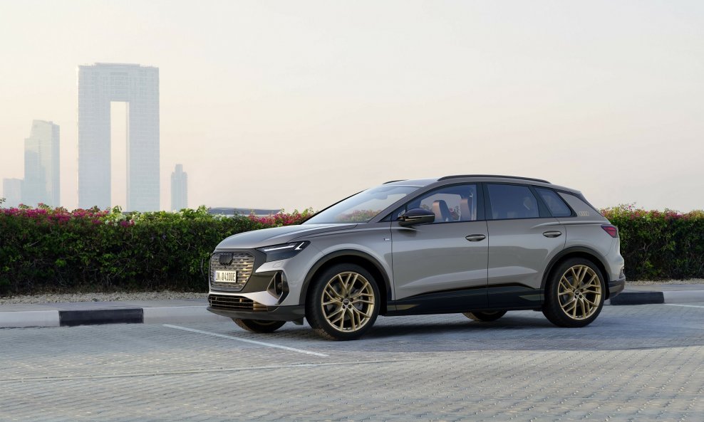 Audi Q4 e-tron edition S line (boja Pebble grey)