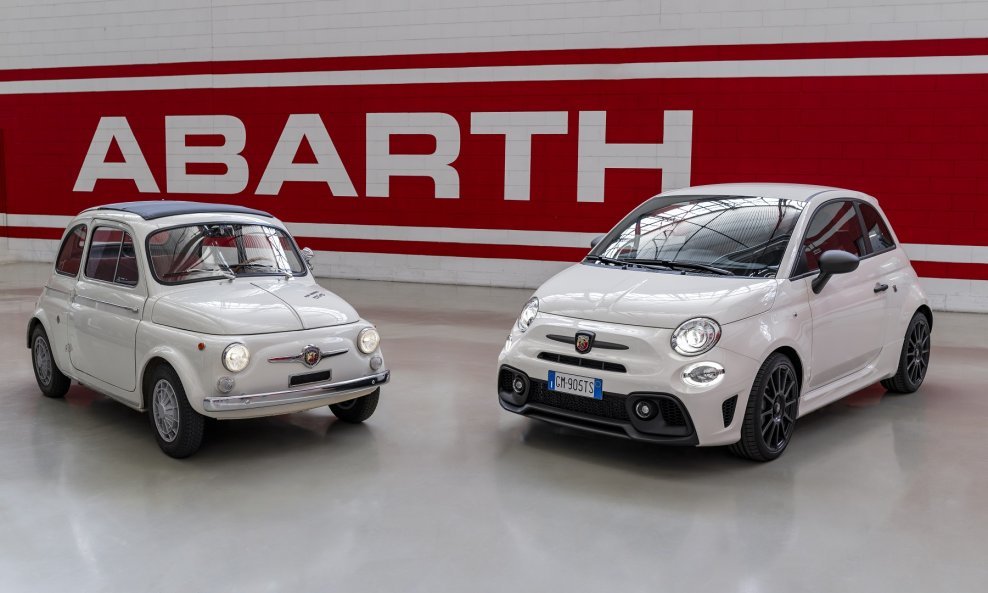 Abarth 595 slavi 60. rodjendan (na slici Fiat  Abarth 595 (lijevo) i novi Abarth 595)