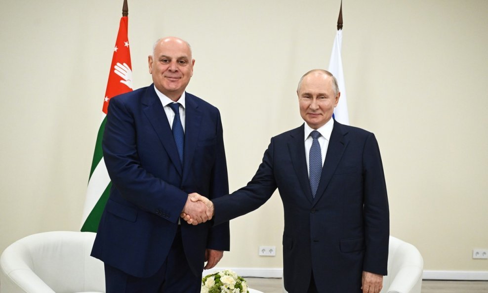 Aslan Bzhania i Vladimir Putin