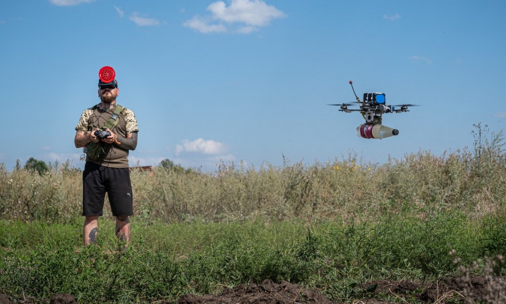 Ukrajinska vojska uvježbava korištenje jeftinih dronova