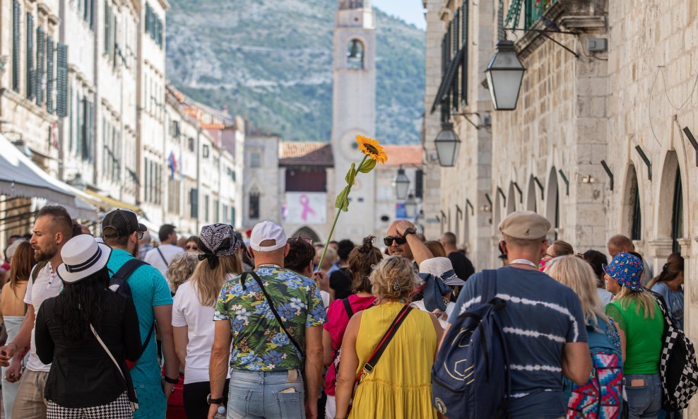 Turisti u Dubrovniku - ilustracija