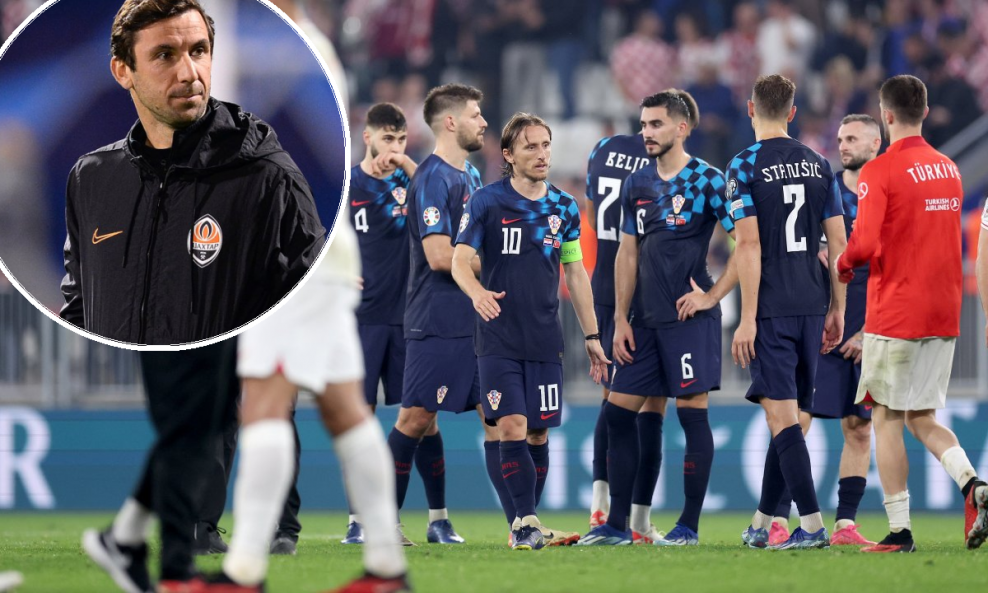 Darijo Srna (u krugu) i tužni hrvatski reprezentativci