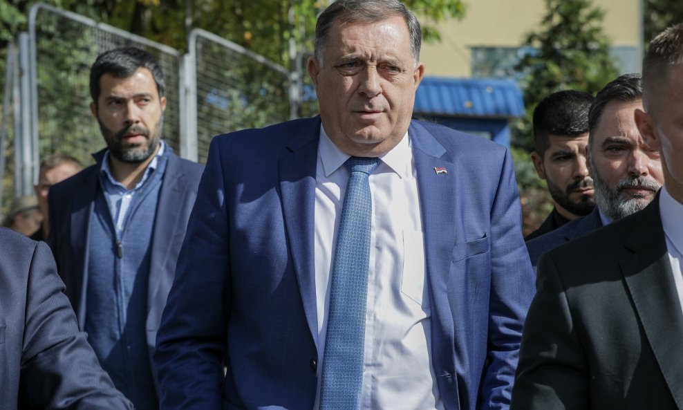 Milorad Dodik po izlasku iz zgrade Tužiteljstva BiH u Sarajevu