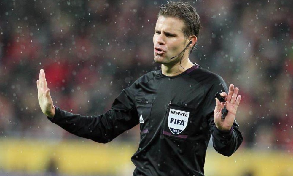 Nogometni sudac dr. Felix Brych