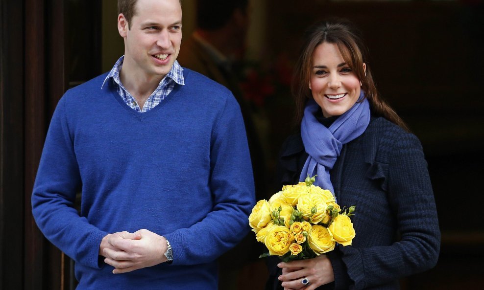 Kate Middleton i princ William izlaze iz bolnice 3