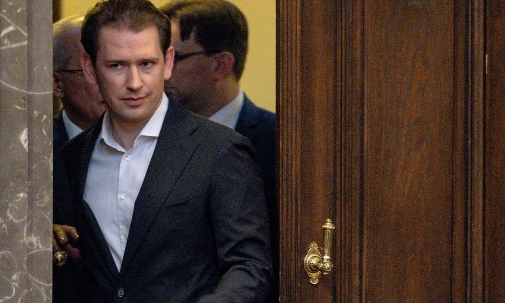 Sebastian Kurz na ulazu u sudnicu