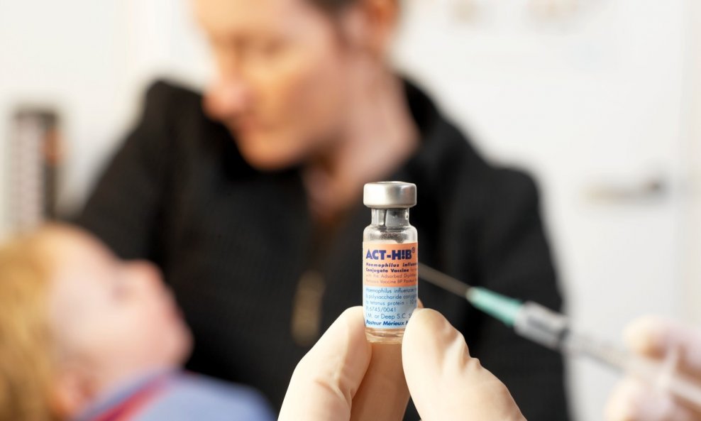 Cijepljenje djece protiv zaraznih bolesti (ilustrativna fotografija)