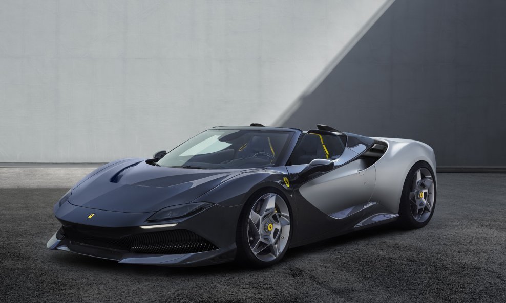 Ferrari SP-8: najnoviji dodatak One-Off seriji