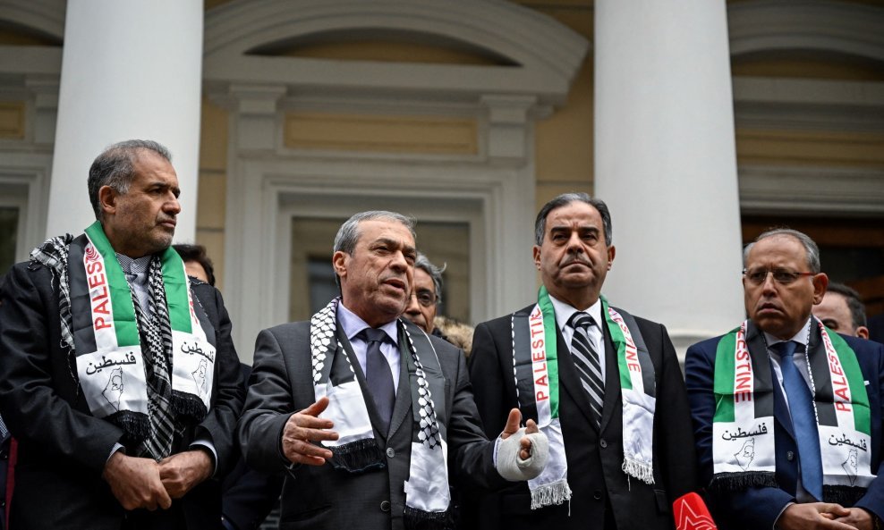 Palestinski veleposlanik u Rusiji Abdel Hafiz Nofal (drug s lijeva)
