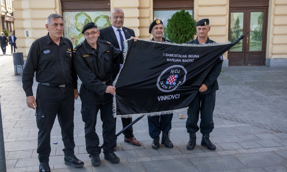 S otvaranja Spomen ploče u Vukovaru