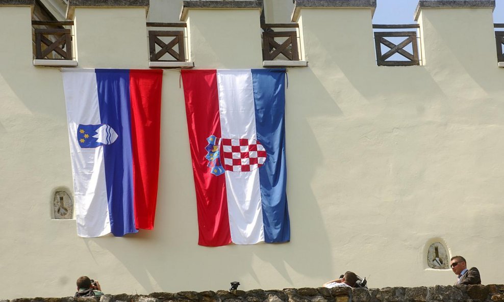 slovenija hrvatska slovenska zastava
