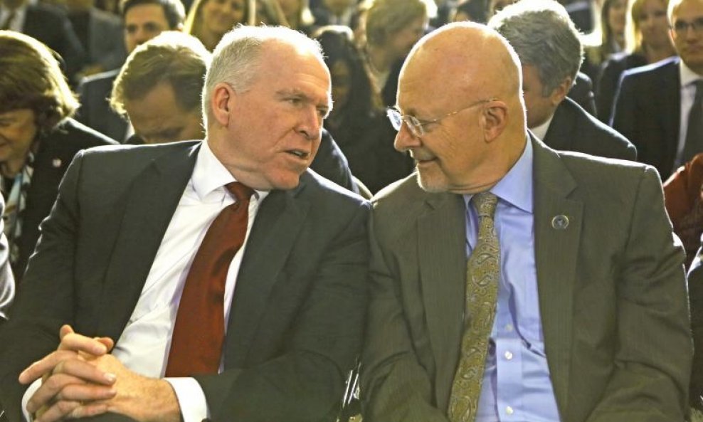 John Brennan (lijevo)